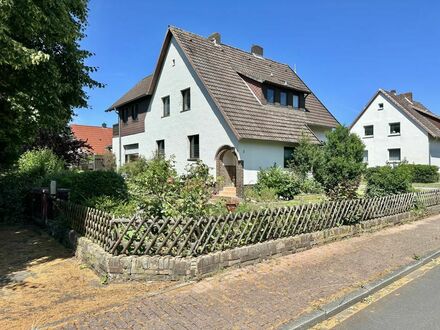 Zweifamilienhaus auf großem Grundstück in ruhiger, stadtnaher & landschaftlich reizvoller Lage