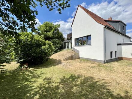 Großzügiges + ansprechendes Einfamilienhaus mit Wintergarten & Dachterrasse in ruhiger Lage