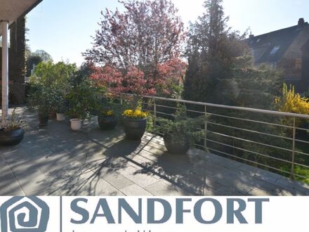 ***Sonnige, außergewöhnliche Wohnung inkl. Studio Apartment mit Blick ins Grüne, so groß wie ein Haus ***
