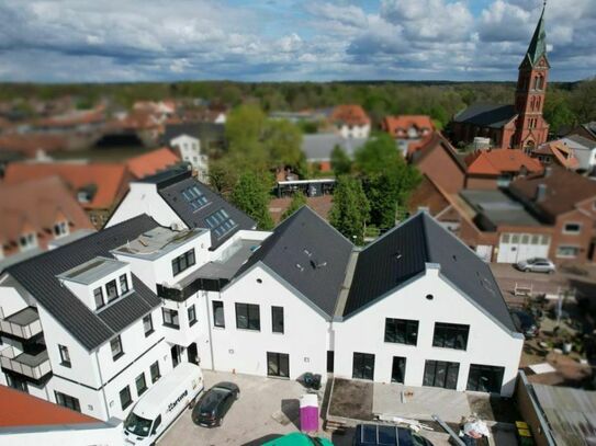 Dachgeschosswohnung - seniorengerechte Wohnung mit Blick Richtung Kirche über neuer Zahnarztpraxis im Neu-/Umbau am Ste…