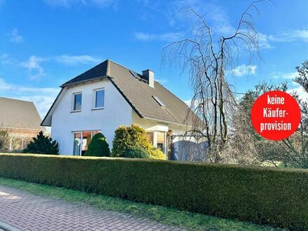 HORN IMMOBILIEN ++ schönes Haus in Rollwitz bei Pasewalk, mit Einbauküche und Kamin