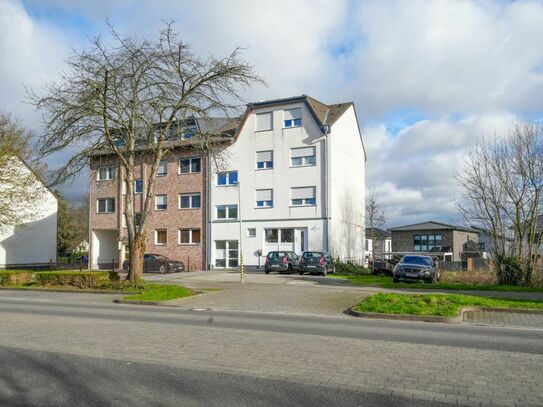 Mehrfamilienhaus mit 3 Wohnungen + 1 Gewerbe in Aldenhoven Siersdorf