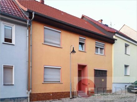 Familientaugliches Wohnhaus in guter Altstadt-Lage mit Garage, Innenhof und kleinem Garten