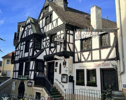 Traditionsreiches 3-Sterne Hotel in Assmannshausen - optional mit zusätzl. Gästehaus erwerbbar