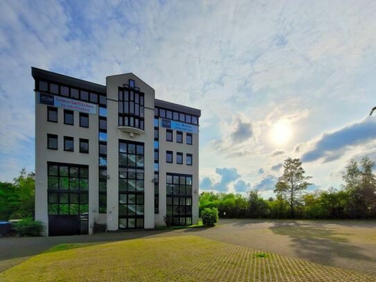 Großzügige Büroetage mit ausreichend PKW Stellplätzen in guter Lage im Gewerbepark Mühlheim-Kärlich