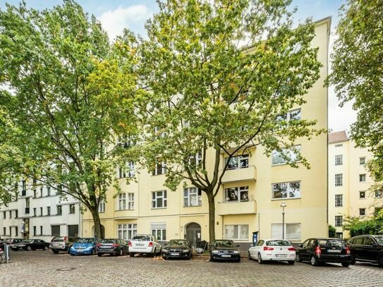 Altbauwohnung mit 102 m² Wohnfläche in Mitte mit Nähe zur Spree