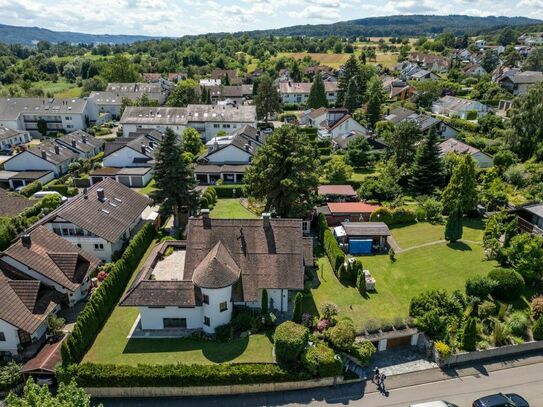 Landhausvilla mit beeindruckendem Garten in Gaienhofen am Bodensee !