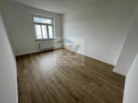 Frisch renovierte 3-Raum-Wohnung mit Balkon & Wanne nahe am Wintergarten!