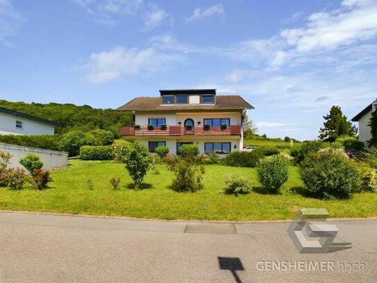 Wohntraum in der Natur: Großzügiges Einfamilienhaus mit Einliegerwohnung und Blick ins Grüne