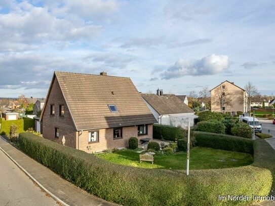 Großes 1-2 Familienhaus mit Vollkeller und Garage