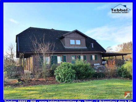 Surwold - Einfamilienhaus auf großem Gewerbegrundstück
