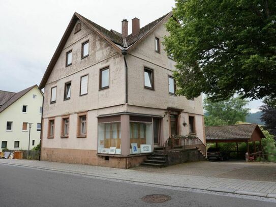 Charmantes Dreifamilienhaus mit Laden und weitläufigem Grundstück im schönen Baiersbronner Oberdorf