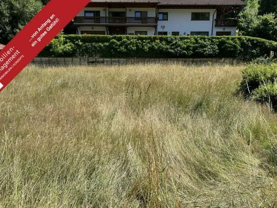 Ebenerdiger Bauplatz im gewachsenen Wohngebiet - eines der letzten freien Grundstücke