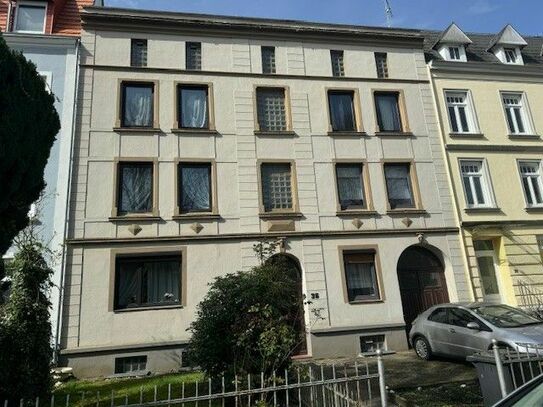 Mehrfamilienhaus mit 5 Wohnungen und Garage in 23566 Lübeck- St. Gertrud