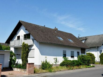Großzügiges Zweifamilienhaus in Massivbauweise in angenehmer Wohnlage von Babenhausen-Hergershausen