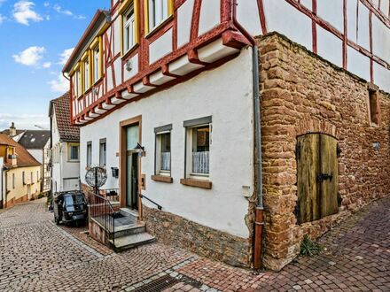 **Denkmalgeschütztes Stadthaus - vielseitig nutzbar - in attraktiver Innenstadtlage von Gelnhausen**