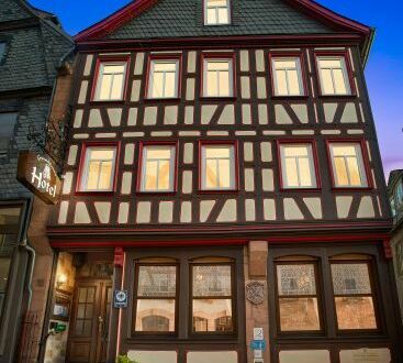 **Traditionshaus Grimmelshausen Hotel in der Barbarossastadt Gelnhausen**