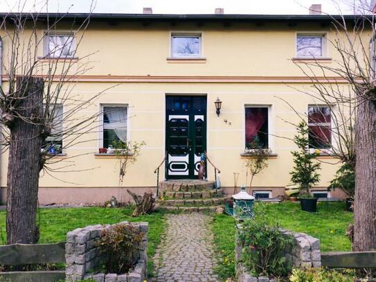 Mögliches 2 Generationenhaus mit viel Charme und Potential in Citynähe