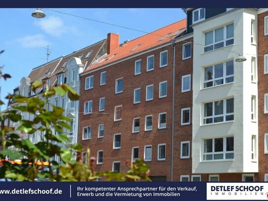 Modernisierte, zzt. vermiet. 3-Zimmer-Wohnung mit Balkon und optionalem PKW-Stellplatz in 24105 Kiel