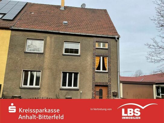 Zweifamilienhaus in zentrale Lage in Bitterfeld !