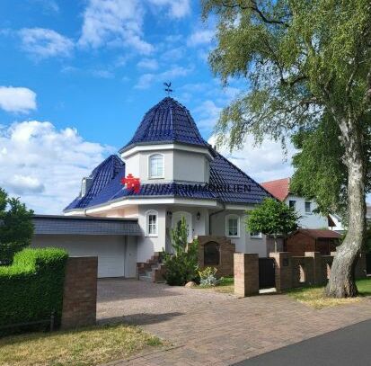 CHARMANTE VILLA MIT POOL UND KAMIN IN IDYLLISCHER NATUR NUR WENIGE MINUTEN VON BERLIN ENTFERNT