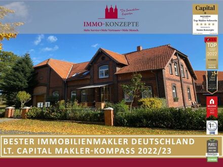 Familienparadies: Gepflegtes Zweifamilienhaus mit viel Nebengelass