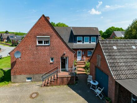 Wohnhaus auf großem Grundstück in Schwabstedt - sep. Bauplatz möglich