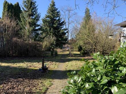 Großes Grundstück mit Kleinhaus in Neuenhagen bei Berlin