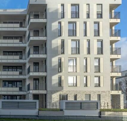 Für´s Familienleben: 4-Zimmer-Wohnung mit zwei Bädern und Balkon im grünen Schönefeld