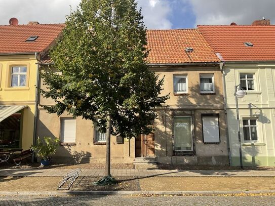 Zwangsversteigerung - Reihenmittelhaus im Herzen der Altmarkstadt Arneburg