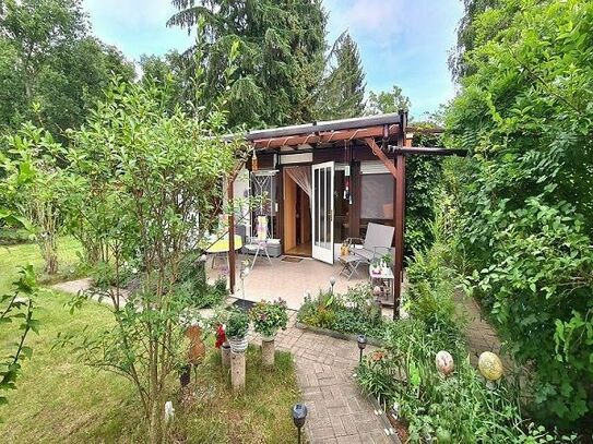 **BUNGALOW AM GRÜNEN SEE ** Mit Garage und Badehaus