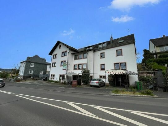 Hotel in zentraler Lage <br />
*Mit Blick auf die Mosel* <br />