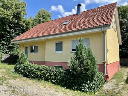 Volltreffer - Mehrgenerationenhaus oder EFH + ELW mit Garten und Platz für großen Fuhrpark