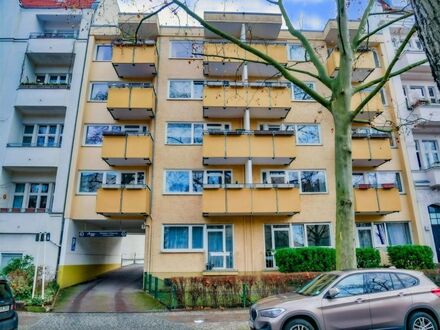 Provisionsfrei! Großzügige 3 Zimmerwohnung zentral zur Schloßstrasse und dennoch ruhig gelegen