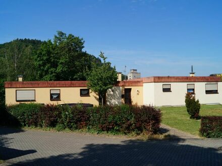 Vierfamilienhaus auf schönem Grundstück in ruhiger u. sonniger Höhenlage