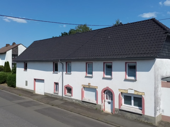 Einfamilienhaus mit vielen Möglichkeiten <br />
*Mit Scheune und Einliegerwohnung*