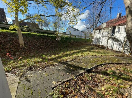 Verkauf gegen Höchstgebot! Grundstück mit Altbestand in zentraler Lage von Hohenkammer!