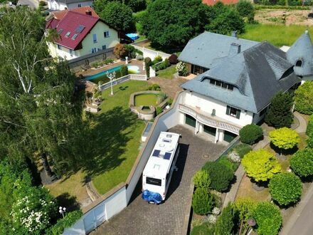 Zeitlose und elegante Villa in Top-Zustand!