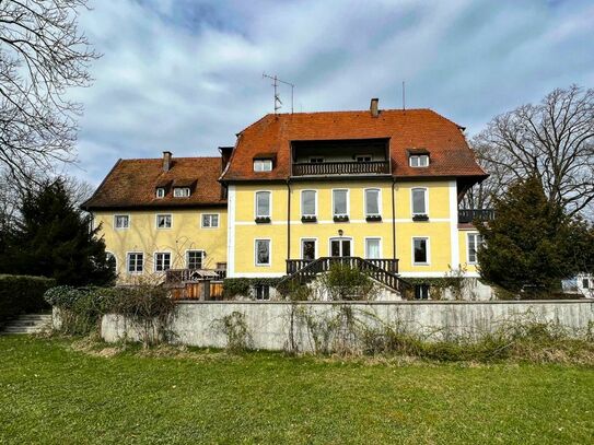 FERIENWOHNUNG: 4-Zi. in einzigartiger Lage mit See- und Bergblick, unweit des Chiemsees