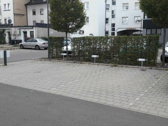 privater KFZ-Stellplatz zentral in Dillingen/Stummstraße