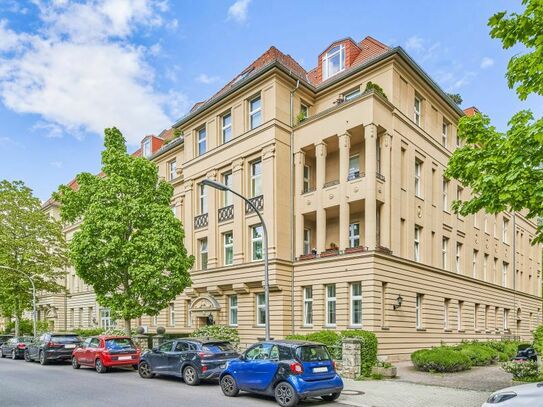 STILVOLLE ALTBAUWOHNUNG MIT BALKON 
IM SCHMARGENDORFER KIEZ