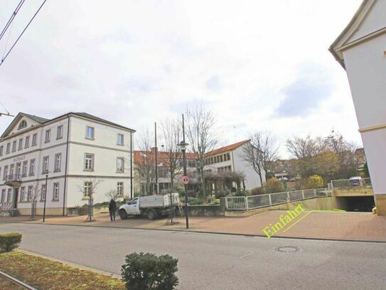 1 Tiefgaragenstellplatz in Doppelparker (der untere) neben dem Rathaus in DÜW.