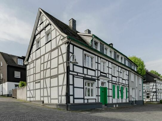 Altstadtfeeling und Denkmalcharme: Vollvermietetes 4-Parteienhaus im Herzen von Schwelm