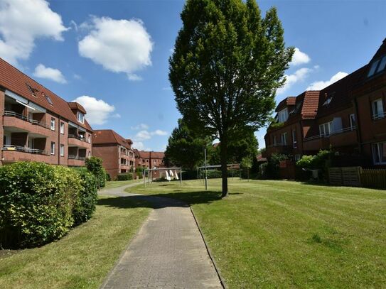 3 Zimmer Wohnung mit Balkon + Wannenbad, WBS erforderlich, Stellplatz für KFZ - Otto Stöben GmbH