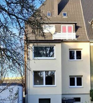 Dreifamilienhaus (DHH) aufgeteilt in 3 ETW - mit großem Gartengrundstück!