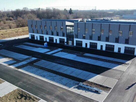 Neubau in Gablingen: 166 m² Lager-/Werkstattflächen mit 141 m² Büroflächen