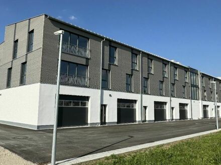 Neubau in Gablingen: großzügige, helle Praxisräume mit Labor