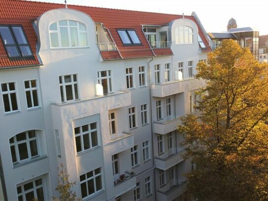 2-Zi.-Altbauwohnung + 2 Balkone (provisionsfrei) | 2-room apt. + 2 balconies (commission-free)