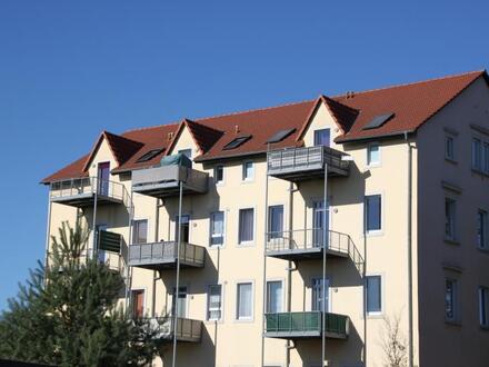 Mit Fernsicht: 2-Raum Wohnung mit großem Balkon in Südwestlage - 201-013