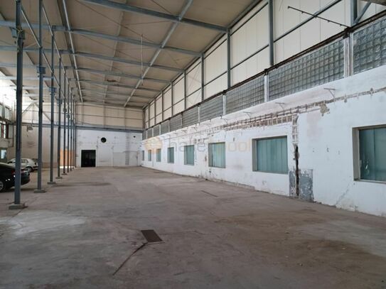 Lagerhalle (ideal für Hochregale, ca. 810 m²) kurzfristig in 53424 Remagen zu vermieten